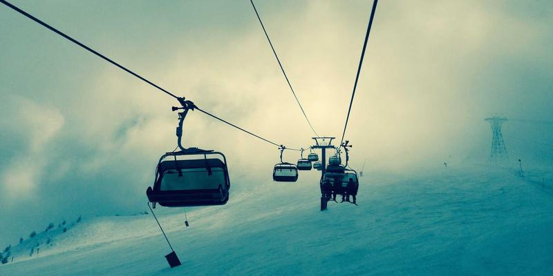 简约时尚与日式禅意的融合：高原独处中的护肤仪式如何唤醒静默创造力